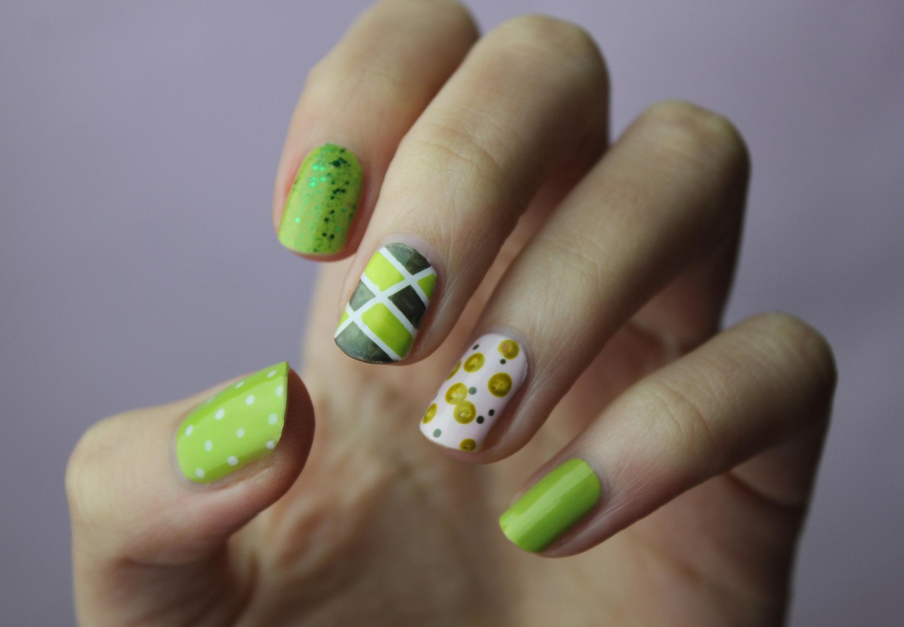 DIY Honeysuckle Cuticle Oil: A Garden-Sweet Nail Ritual